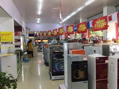 大批恭城人涌向24米街搶購家電，是沖動消費還是明智之選？